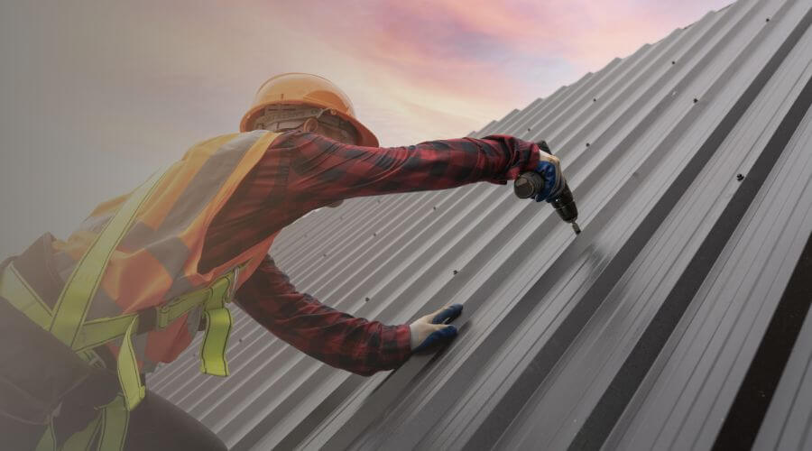 Professional gutter cleaning in Wheaton, MO